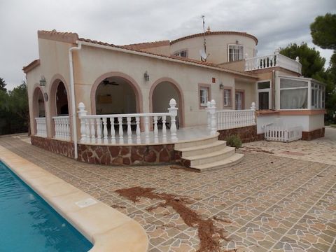 This Villa has a very nice plot with a 12 x 4 private pool. It has large rooms throughout with underfloor heating. This house is built to the highest of standards with open plan kitchen.