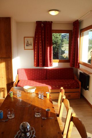 The residence Les Chalets de SuperD Bleuet is located in the ski resort of Superdevoluy. Apartments are very comfy and well equipped. Ski slopes are at 200m from the residence. You can park your car close to the establishment. Surface area : about 29...