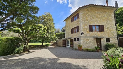 This luxury Villa, is just 30 meters from the central square of Cetona (Siena province, Tuscany), declared one of the 100 most beautiful villages in Italy, adored by international VIPs, the usual vacation spot for famous stylists, actors, industriali...