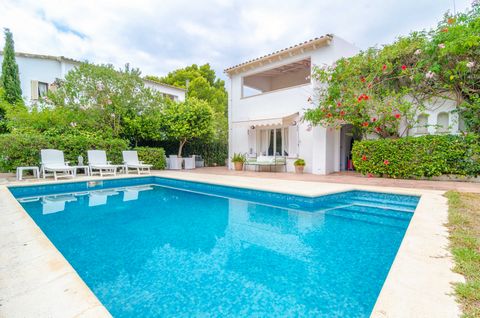This lovely house with a private swimming pool, located at Cala Blava just a few minutes driving from Palma de Mallorca, will make feel 6 guests like at home. Welcome to this mediterranean style house, with an 8m x 4m chlorine swimming pool, and a de...