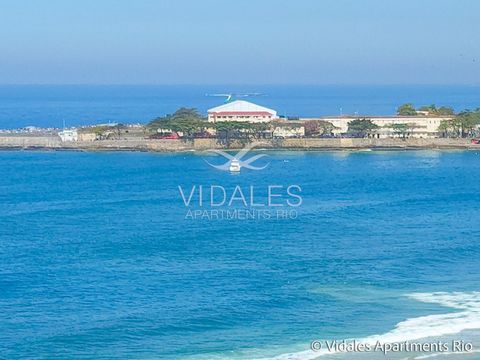 Vue totale fascinante sur la mer de bout en bout.  Une couverture unique sur le marché.  Emplacement merveilleux. Plante très polyvalente, aérée et lumineuse. Composé de hall, salle fantastique avec vue imprenable. Quatre chambres, soit trois suites,...