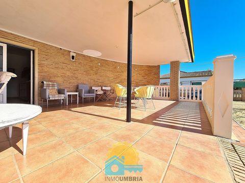 *Inmoumbria*At Inmoumbria we not only try to offer you a property but to provide you with a home. On this occasion we offer you this great villa. Located in a privileged enclave with great potential located just 50 m from the seashore. we present you...