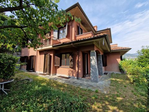 Villa for sale consisting of 4 flats, sold with approved project to transform it into a single unit. View of Lake Maggiore and the Borromean Islands from the rear garden. THE VILLA The villa for sale in Stresa, consists of three floors. The basement ...