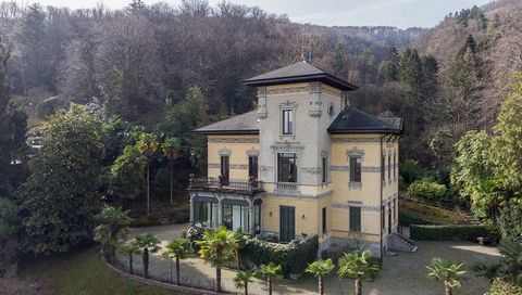 Adjacent to the center of Stresa historic Art Nouveau villa built in 1875. The property for sale consists of the luxury villa, which is spread over an area of ??800 square meters. divided over 4 floors and the annex for the caretaker or guests. The v...