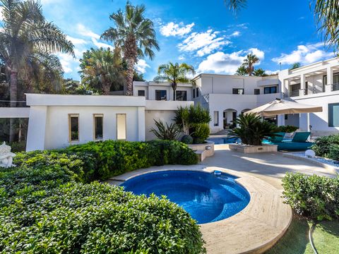 An extremely stunning highly finished detached villa with large pool and entertainment area in the heart of Santa Maria Estate Mellieha. The property benefits from lovely views from the villa deck and pool area and is private and meticulously finishe...