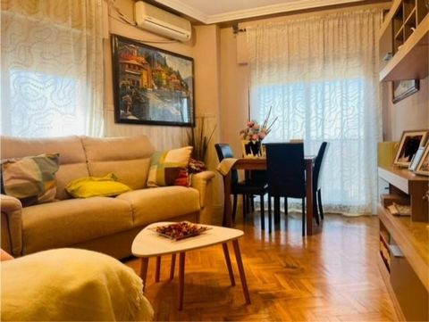 PROTECTED RENTAL REAL ESTATE, Offers for sale fantastic property with garage and storage room included. It is distributed in a very bright living room, kitchen with closed balcony, master bedroom with full marble bathroom en suite, two more bedrooms ...