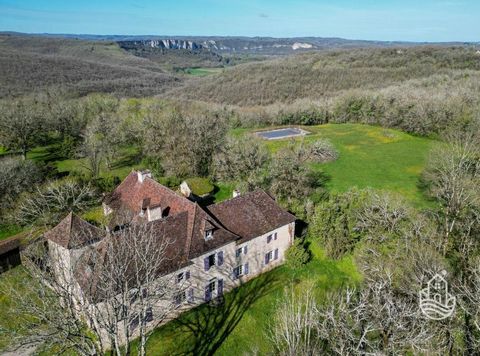 In the Martel area of the Dordogne Valley, set in one hectare of parkland in a dominant, very peaceful location, this magnificent 18th century manor house (built in 1719) was completely renovated in 1998 with taste and expertise and spans approx. 370...