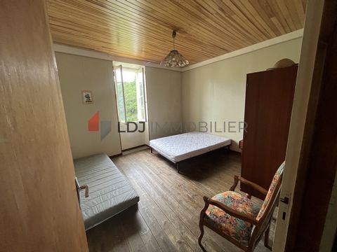 Exclusively at LDJ IMMOBILIER, T4 apartment with an area of 55.70 m2 located on the first floor of a family house in voluntary co-ownership in La Forge del Mitg.Il consists of a bathroom, an open kitchen opening onto a dining room, then three beautif...