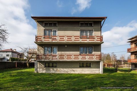 House to be renovated on the outskirts of Tarnów House for sale Zbylitowska Góra We invite you to familiarize yourself with the real estate sale offer, which should be of particular interest to people looking for a large but inexpensive house that th...