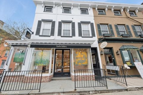 Fully Renovated Classic 1900's Mixed Use Boutique Building on Main Street exhibits the desirable village charm that is characteristic of historic Tarrytown. Vibrant downtown with Music Hall, Restaurants, Shopping and Historic sites. Exceptional Corne...