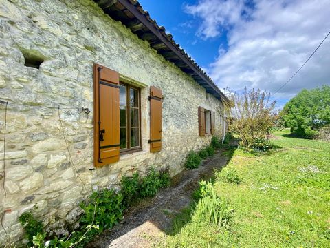 Located in Romestaing, 25 minutes from Marmande and 18 minutes from Casteljaloux. In a village in the countryside. This stone house to renovate extends over 1870 m² of land, offering unique renovation potential. There you will find a living room, a c...