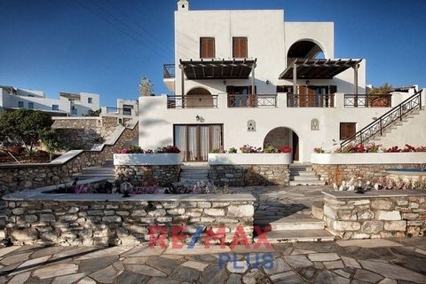 Syros-Poseidonia, Detached house For Sale, 770 sq.m., In Plot 3675 sq.m., Property Status: Amazing, Floor: Ground floor, 3 Level(s), 12 Bedrooms (2 Master), 3 Kitchen(s), 4 Bathroom(s), 4 WC, Heating: Autonomous Petrol, Building Year: 1994, 5 parking...