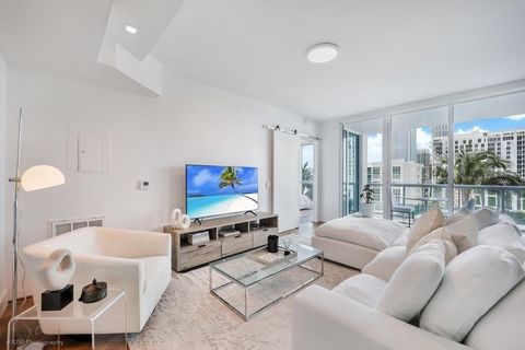 Nestled in the heart of Miami's finest residential neighborhoods, this residence affords stunning vistas of the ocean, bay, Venetian Islands, and Miami Beach, all set against the backdrop of Margaret Pace Park. Known as the epicenter of Miami, this l...
