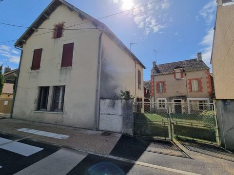 Two houses for the price of one! Situated just outside the pretty village of La Trimouille are these 2 houses, with 4 bedrooms combined, courtyard, garage and garden, which are being offered for sale as one lot. To the front is a courtyard of some 70...
