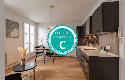 2-room apartment - Near Place des Ternes - Energy label C Beautiful, fully restored apartment near Place des Ternes, in a quiet one-way street. Ideally located close to shops. Just 200 meters from a metro station, this apartment on the 2nd floor of a...