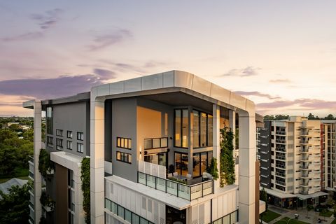 50/69 KITTYHAWK DRIVE, CHERMSIDE, Brisbane, Australië Welkom thuis in een nieuwe definitie van elegantie en design. Dit uitzonderlijke penthouse biedt een ongeëvenaard stadsleven op een van de meest gewilde lifestyle-locaties van Brisbane. Als u op z...