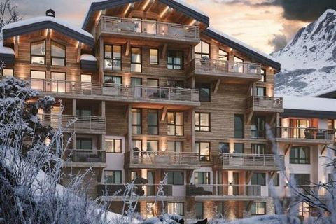 This exceptional residence in Val-d'Isère is less than 400 metres from the resort centre and ski lifts. As well as attracting seasoned ski enthusiasts, this prestigious resort embodies the art of mountain living with a rare authenticity. Its majestic...