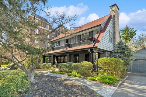 This exceptional colonial home is centrally located in the village of Bronxville, 2 blocks away from Bronxville School and minutes to the Metro-North Railroad station and in close vicinity to Scout Field County Park and Pondfield Rd shopping and rest...