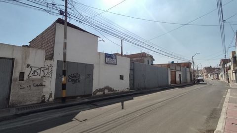 This property is located in the heart of the city of Tacna, just 150 meters from Plaza Zela, a place characterized by being a commercial sector with restaurants, hotels and various shops of multiple items, which makes it a place of enough movement of...