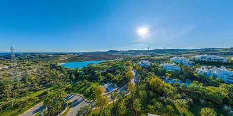 Brand new apartment in Alcazaba Lagoon, an exclusive residence in Casares/Estepona where you can enjoy an exceptional lifestyle. This residential complex is surrounded by magnificent tropical gardens, several swimming pools, a relaxation area with sa...