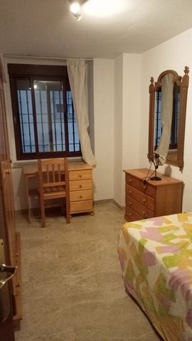DIRECT DEALINGS WITH THE PROPERTY, TOTAL TRANSPARENCY. Magnificent apartment in Calle de Martínez Molina, historic area of Jaén and very central and with access to all services, with beautiful views of the city of Jaén, this brand new without the nee...