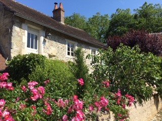 Summary Snuggled into a charming hamlet, this cosy cottage is the holiday home 