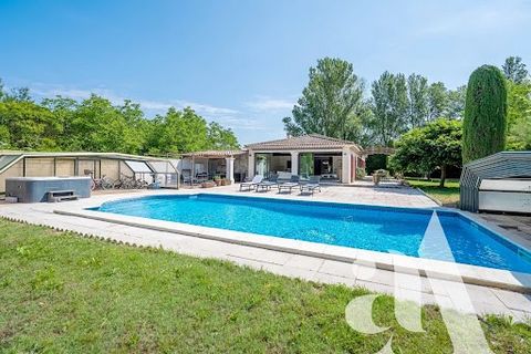 For sale in Verquieres. Located in Verquières at only 10 minutes from Saint-Remy-de-Provence and the Alpilles, single-storey house of about 155 m² living space composed of: a living room of more than 80 m² (living room with fireplace and dining room)...