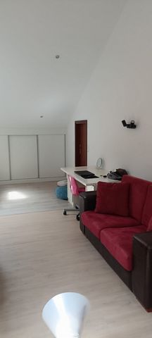 Located in a quiet area close to a large number of services. Easy parking. About 50km from Porto, 5 minutes from the motorway. Public transport 10 minutes away on foot. Equipped and furnished apartment.