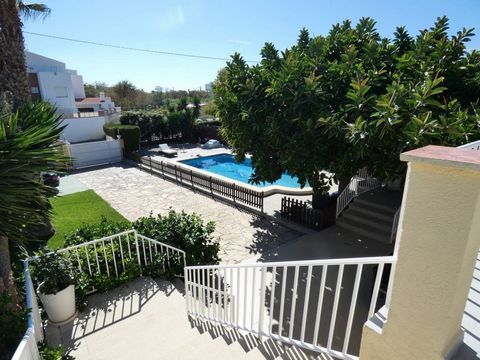 Surface 326 m², 1255 m² site surface, 5 bedrooms (5 double), 2 bathrooms, lighting, asphalted, Build-up, kitchen, laundry, dining room, terrace, garden, garage, heating, water, electricity, fireplace, air-conditioned, sunny, swimming pool, telephone,...