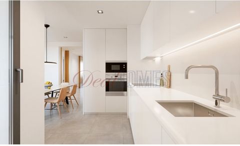 Deal Homes presents, Luxury apartment, under construction, located close to shops, services and the prestigious Porto Mós beach. Inserted in a 3-floor building with elevator. This apartment is on the 2nd floor and comprises: -Entrance hall; Open-plan...