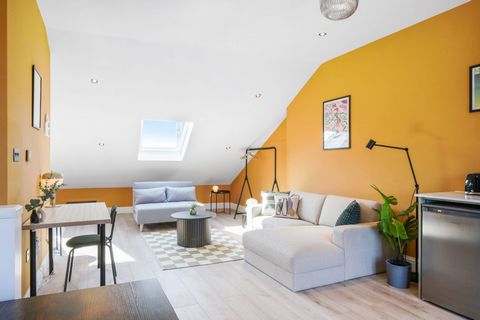 This cozy and beautifully designed one-bedroom studio flat is located in the heart of London. Nestled in the vibrant and friendly neighborhood of Balham, this modern one-bedroom flat is the perfect retreat for both short stays and longer visits. Perf...