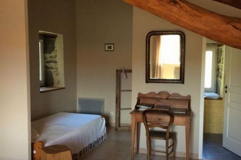 Located in Auvergne, this holiday home has 2 bedrooms and offers warm and cozy accommodation to 6 guests. The property is ideal for a family or a small group and features a private terrace, a garden, and a barbecue facility. There's a restaurant 0.8 ...