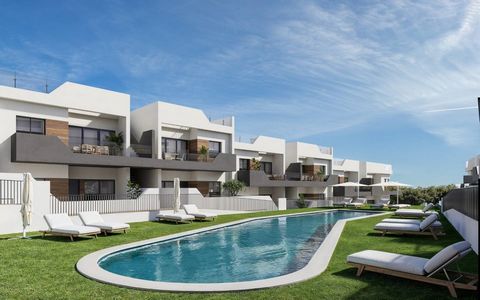 Bungalows te koop in San Miguel de Salinas, Costa Blanca Het project bestaat uit 42 woningen van 2 en 3 slaapkamers met 2 badkamers, optie van gelijkvloerse woningen met tuin of eerste verdieping met solarium. Op het zuiden gelegen. De urbanisatie he...