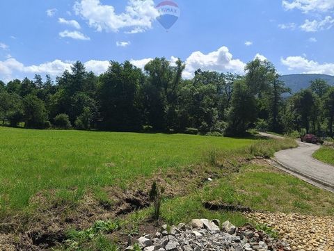 I invite you to familiarize yourself with the sale offer of a picturesque building plot located in Czaniec with an area of about 830m² at wesoła street. The plot is very well sunlit with beautiful views. Within the boundaries of the plot, the necessa...