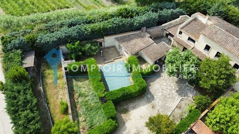 Het agentschap in de Provence in Boulbon heeft het genoegen u een oude boerderij uit de jaren 1900 voor te stellen Het bosrijke terrein is toegankelijk via een grote smeedijzeren poort en heeft een zwembad omgeven door groen. De boerderij beschikt ov...