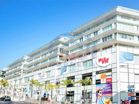 Excelente apartamento T4, novo a estrear, localizado no coração da cidade do Funchal. Inserido no centro comercial Plaza, (perto de todo tipo de comercios e seviços) O apartamento esta completamente mobilado e equipado, com uma ampla sala com 38.45m2...