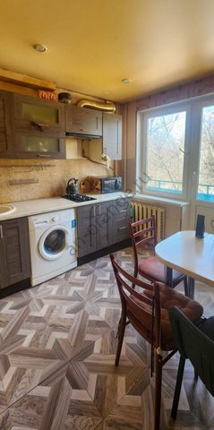 Продается отличная 1- комнатная квартира в городе Щелково, проспект 60 лет Октября, д. 4. Квартира находится на 3-ем этаже 5-ти этажного панельного дома. Общая площадь квартиры 30,6 кв.м., уютная кухня 9 кв.м., комната 15 кв.м., санузел раздельный. В...