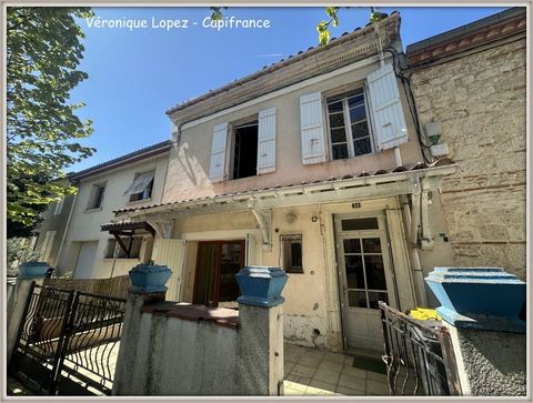 Bon-Encontre, maison de village en pierres de 129 m² à rénover avec 3 chambres, cour, jardinet, terrasse et atelier