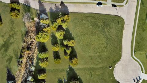CORNER LOT! Option to build your dream home at a discount through the seller who has already built several luxury homes in the Kingsbridge subdivision. This is your chance to design the home youâve always envisioned on a spacious lot in the prestigio...