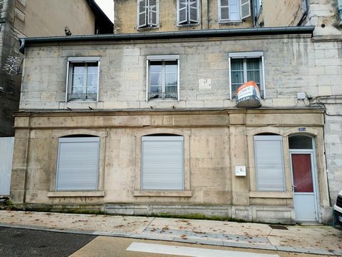 maison de ville à rafraichir SALINS LES BAINS JURA