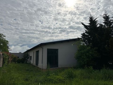 Dpt Rhône (69), à vendre CREPIEUX LA PAPE maison 162m2 vendue en plateau brut dans domaine sécurisé de 4000m2 environ