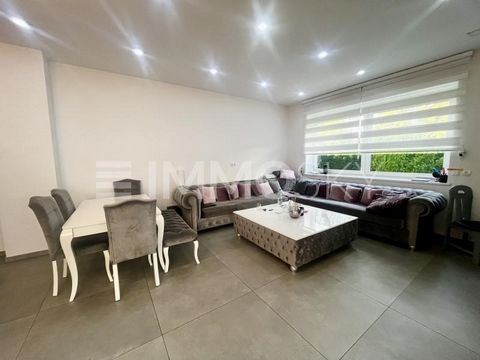 Herzlich Willkommen! Mehrfamilienhaus mit großem Potenzial und vielseitiger Nutzung! Dieses großzügige Mehrfamilienhaus bietet auf insgesamt 455 m² Wohnfläche und einer Grundstücksfläche von 1.900 m² vielseitige Nutzungsmöglichkeiten ideal sowohl als...