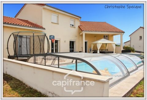 Maison à vendre grande pièce de vie et piscine