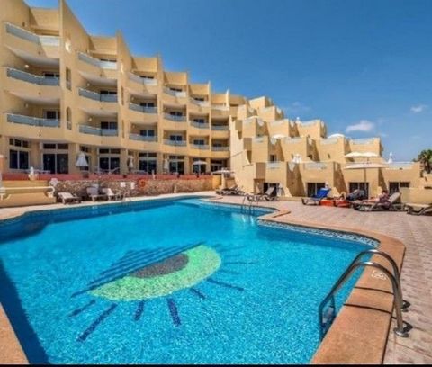 Costa Calma tiene una amplia oferta hotelera, tanto en variedad como en calidad, de hecho Fuerteventura es el destino que obtiene porcentajes más altos de Revpar (Revenue per Available Room, ingreso por habitación disponible), de toda Canarias. El Re...