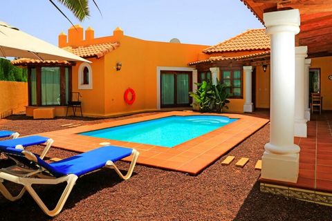 The comfortably furnished villa is located in the north of Fuerteventura, in a residential area of Corralejo. The quiet location allows a relaxing holiday in an exclusive environment. The charming villa is built in Canarian style and has a spacious l...