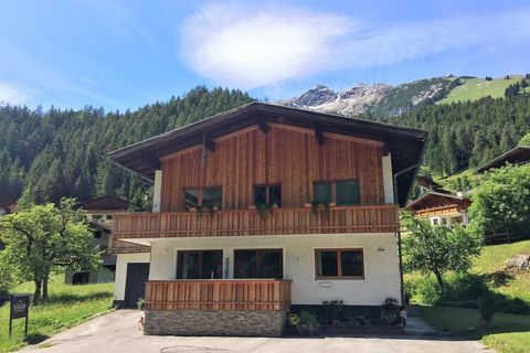 Rust en ontspanning vindt u in Steeg aan de bovenkant van het Lechtal. Aan de voet van de majestueuze lokale berg Pimig ligt het kleine dorpje Steeg op 1.122 m boven zeeniveau. De gemeenschap ligt in het Lechtal tussen de Lechtaler en Allgäuer Alpen ...