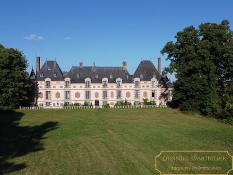 70km from the west of Paris - Château Louis XIII at the beginning of the 17th century - Former hotel with 32 rooms - 1 hour from Paris - Normandy - Giverny - Vernon. In a 21-hectare park 70km from Paris, this proud castle from the beginning of the 17...