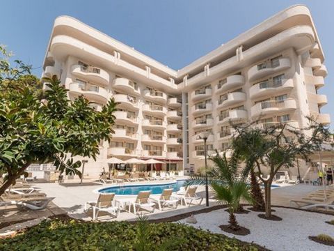 Salou Beach Hotel is located in the centre of Salou, 450 m from Capellans beach and 1 km from Levante beach. Close to Tarragona, Salou's beaches and its proximity to Port Aventura and Ferrari Land make it a sought-after destination. Hotel offers 108 ...