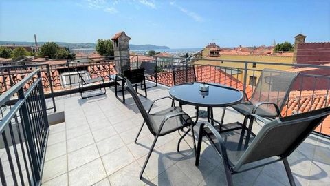 We offer for sale a duplex apartment with a total area of 65.50 m2 with a large terrace overlooking the sea in the very center of Izola. The duplex is divided into 2 separate apartments (one-room and two-room) with their own bathrooms. Both apartment...
