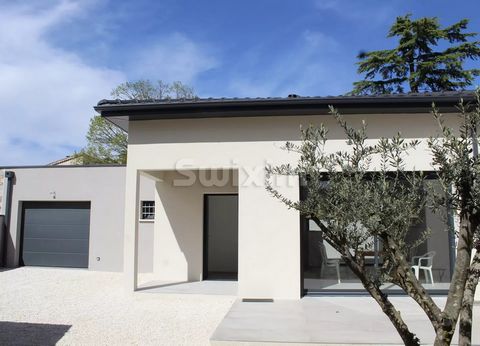 Ref 68050FC: Southern district of Montélimar, new single storey house of 104 m2. It consists of an entrance, a large living room with an equipped kitchen, opening onto a terrace to the south and a courtyard to the north as well as a laundry room with...